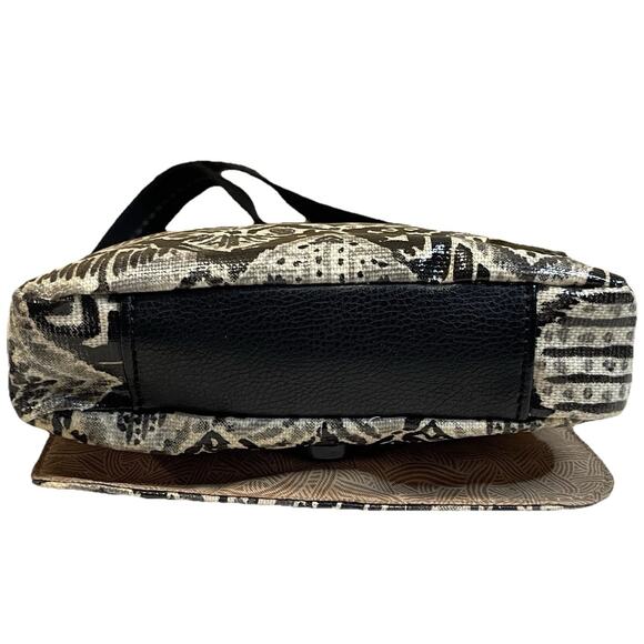 Sakroots Artist Circle Messenger Bag Black Cream Graphics Crossbody Small Flap - Picture 3 of 11